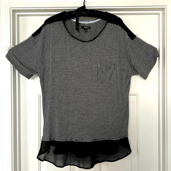 Simply vera Vera Wang black and gray, striped blouse, size XL. Super soft.Cute - Picture 1 of 10